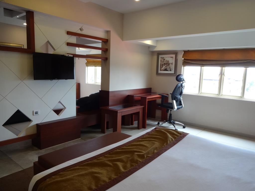 Paramount Tower Kozhikode Ngoại thất bức ảnh